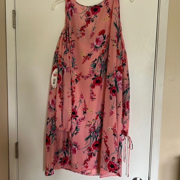 Pink floral cold shoulder tie dress - Picture 15 of 17